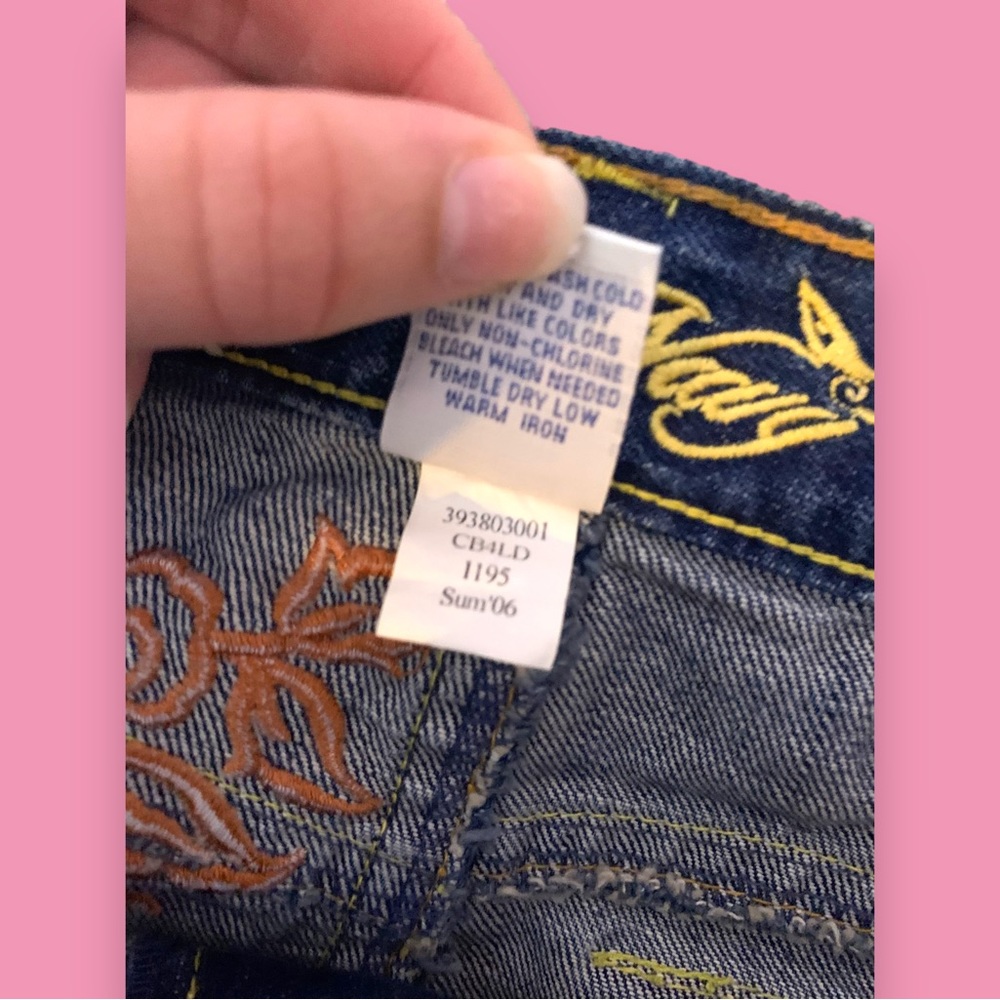 Y2k Jean skirt old navy
Size 4
100% cotton 
From summer of 2006 - Picture 6 of 6